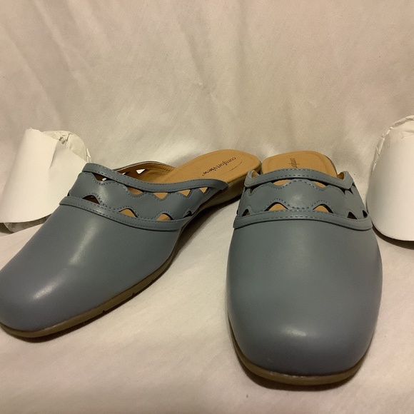 McKenna Mule slip on backless shoes closed toe wide width 10 1/2 WW NEW - Picture 1 of 9